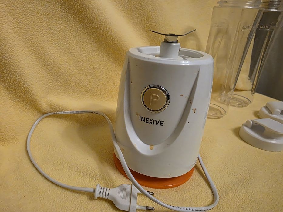 Blender cu 2 Recipiente Portabile cu Capac