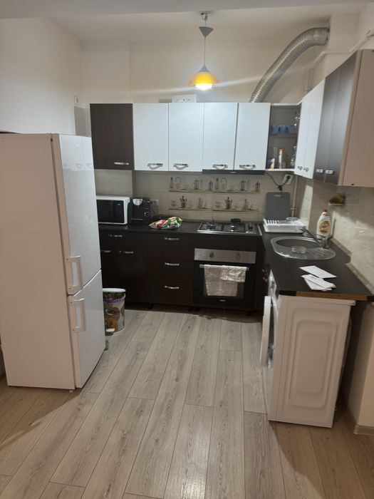 Inchiriez apartament zona rezidentiala
