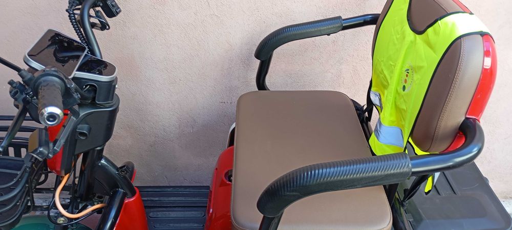 tricicleta electrica adulti noua si foarte convenabil mult sub pret