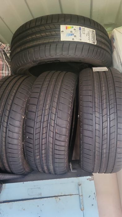Bridgestone Turanza 235/45/18 Camry 70 75
