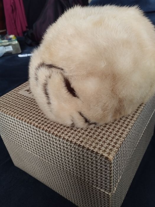 Căciulă damă nurcă nouă Vidra Orăștie