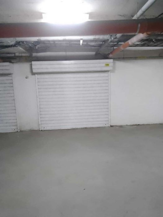 Дава се под наем Гараж / Паркомясто в Русе, Център - 16 кв.м за 51 € - Снимка #1