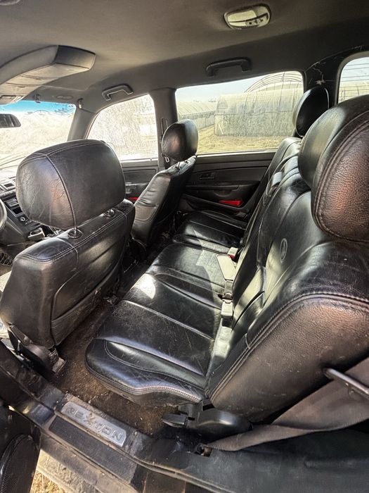 Vând sau dezmembrez rexton 2.7 diesel