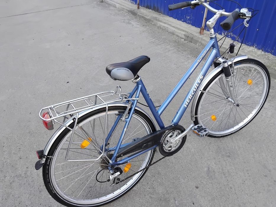 Vând bicicleta din aluminiu pentru damă