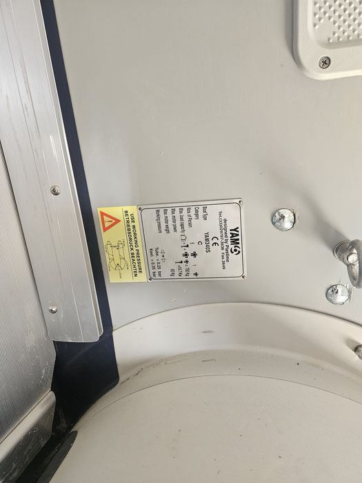 Vand barca pneumatica cu motor  mercury 6cp