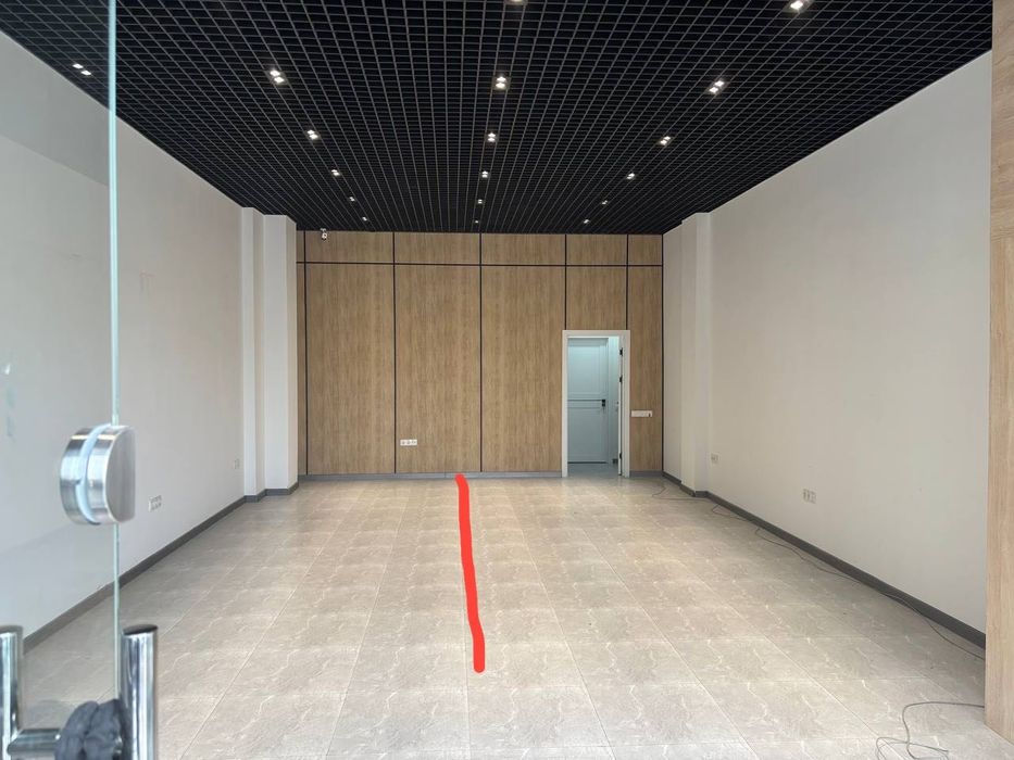 Сдам половину помещения в аренду под продуктовый магазин ,ателье и т.д