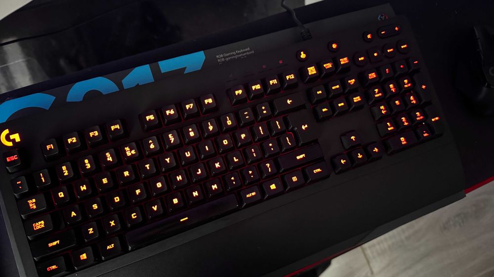 Клавиатура Logitech G213