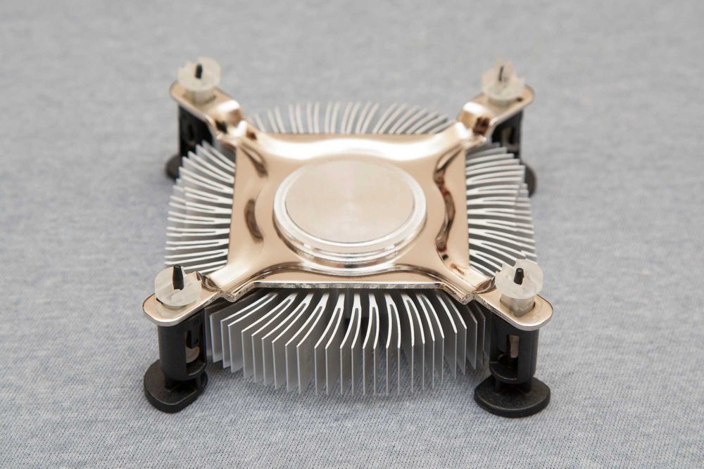 Cooler socket 775