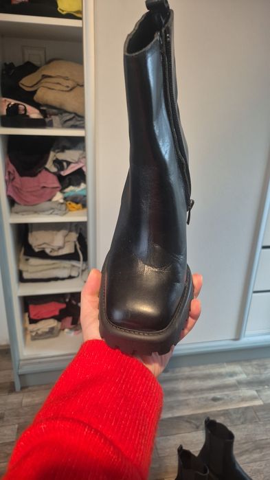 Ghete de piele noi