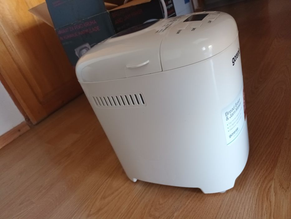 Mașina Gorenje de făcut pâine și pizza