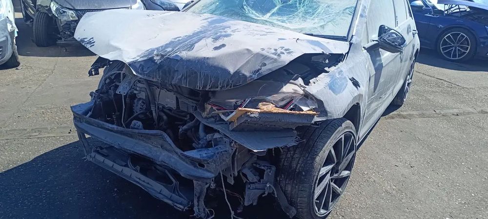 Dezmembrari / Dezmembrez VW Golf 7 1.2 CYVA cutie viteze manuala 5 trepte cod culoare LI7F