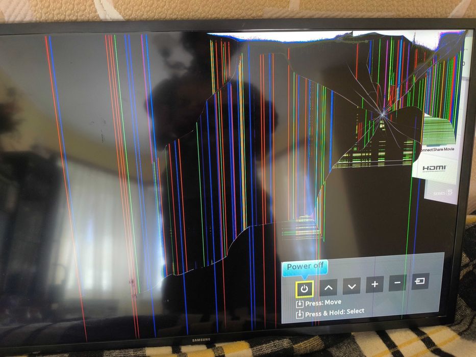 Телевизор Samsung (Самсунг) UE40J5000AWXBT - счупен дисплей