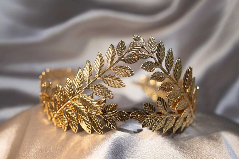 Лавровый венок корона в золотом цвете. Доставка включена.
