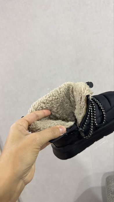 Зимние уги фирмы Zara