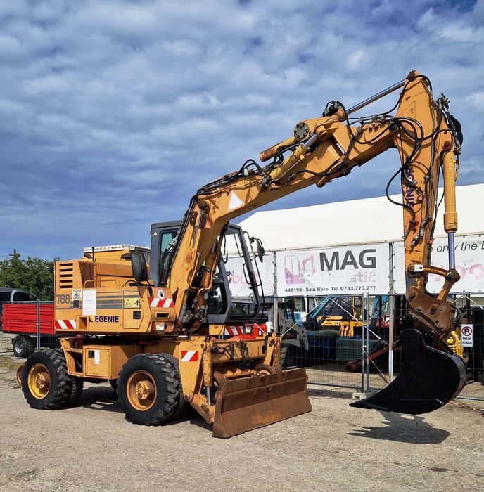 excavator pe roti/cale ferata CASE 788