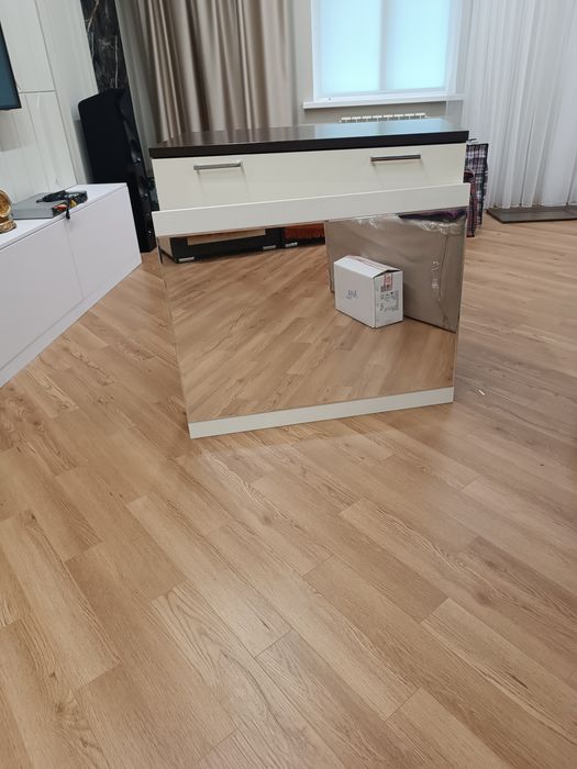 Комод с зеркалом