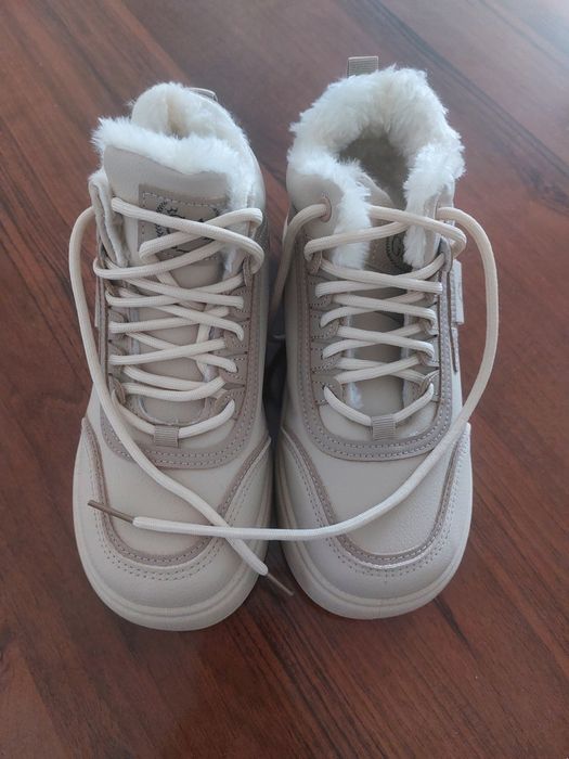 Зимние женские кроссовки