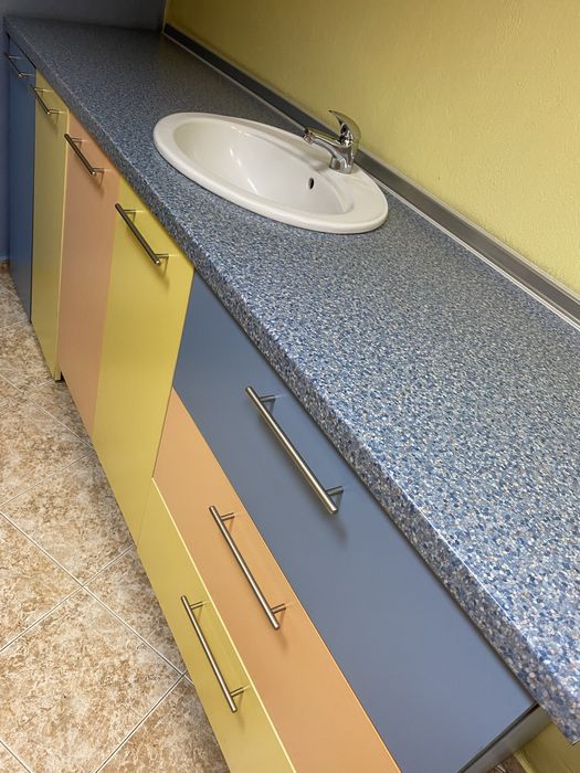 Модулна секция+плот с мивка +закачалка+масичка