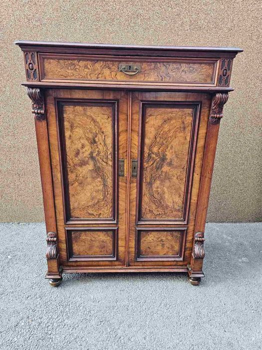 Шкаф в стил Бидермайер с интарзия