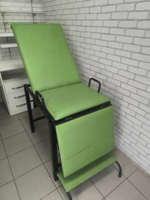 Продам кушетку складную