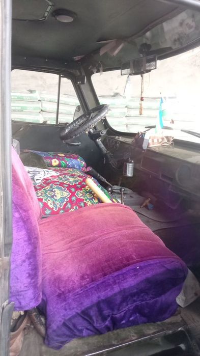 Uaz sotiladi 1984 yil