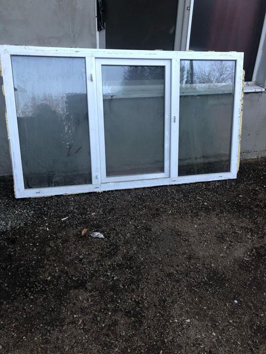 Vând uși și geamuri de termopan urgent!!!