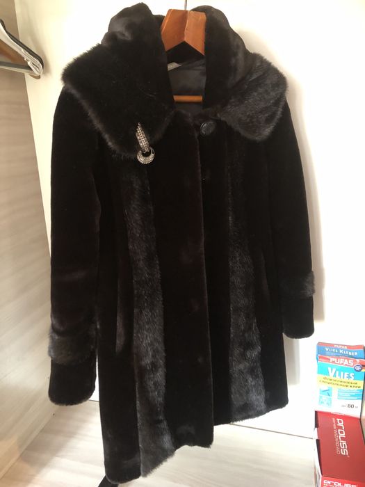 Продам женскую шубу