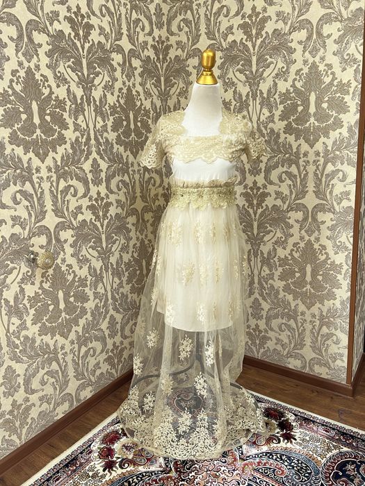 100 ming so’m Vecherni ko’ylak