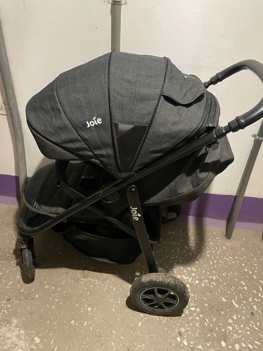 Продам коляску детскую Joie!