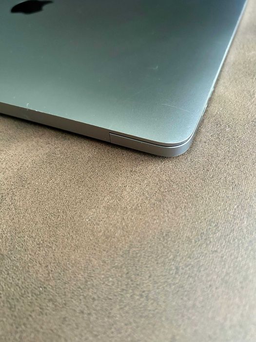 Macbook Pro M1 - 16GB RAM, 512 GB SSD