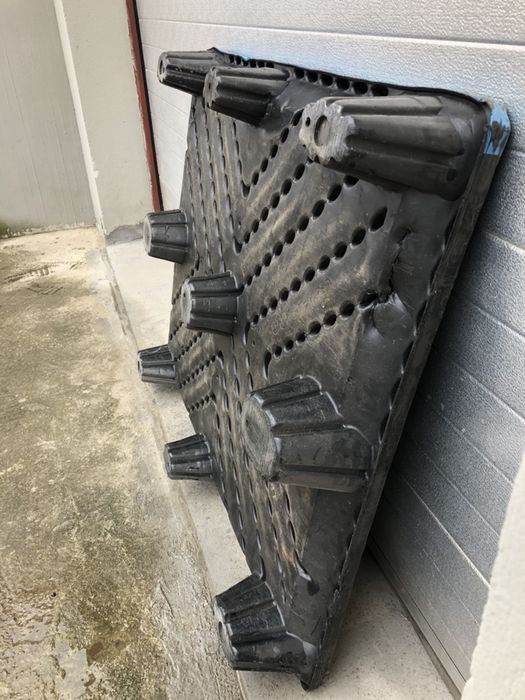 Пластмасови палети USA Uni-Pallet