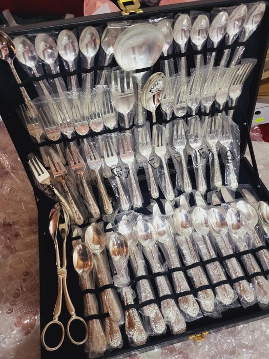 Посребрени прибори за хранене