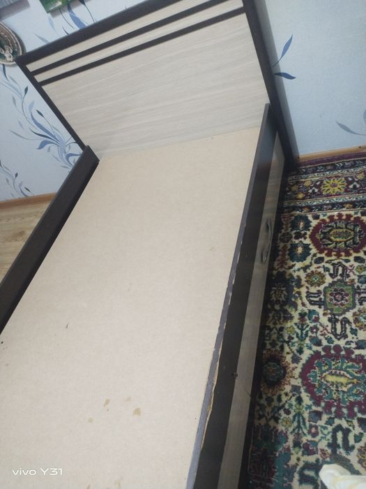 Продам кровать без матраса