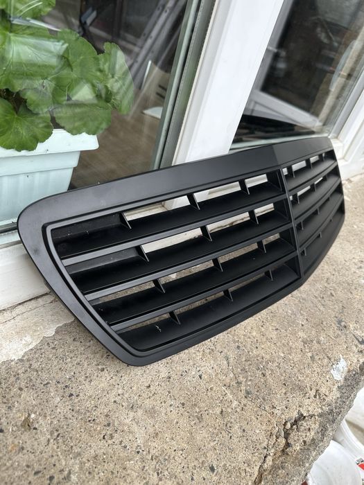 Решетка Mercedes E class W211 Мерцедес В211