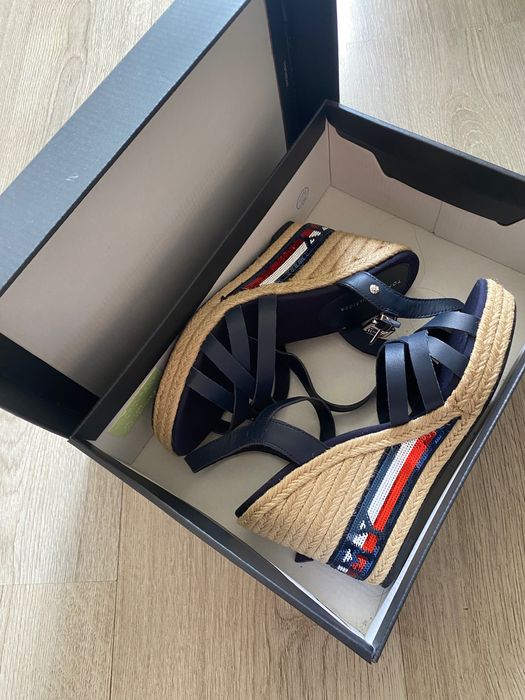 Сандали естествено кожа Tommy Hilfiger