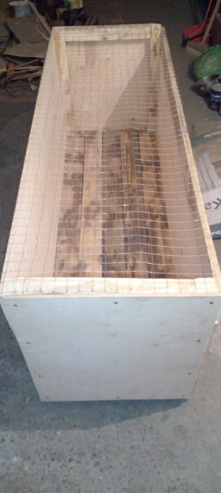 Ящик-вольер для питомцев ручной работы