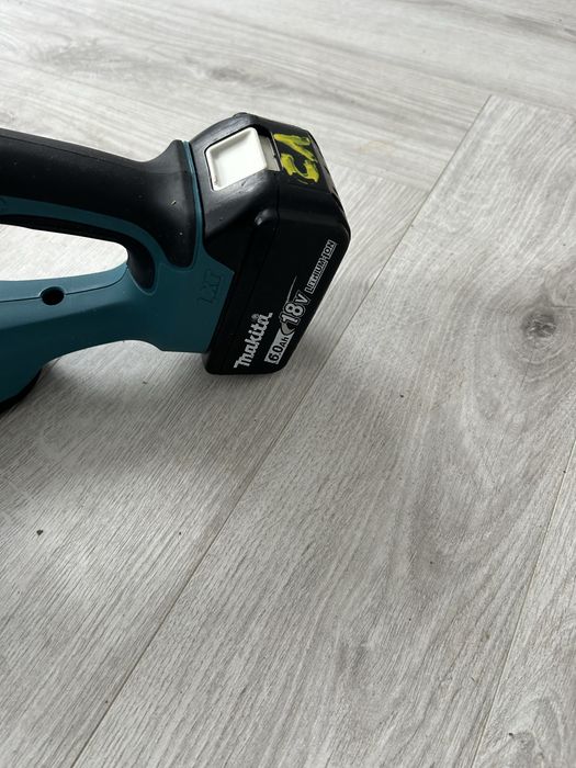 Makita DUH 523 trimer gard viu 18V