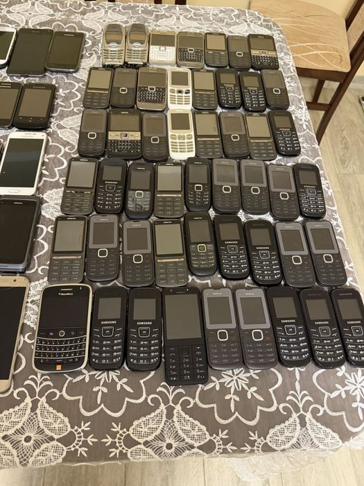 Lot telefoane si tablete 164 de bucati, functionale si cu defecte