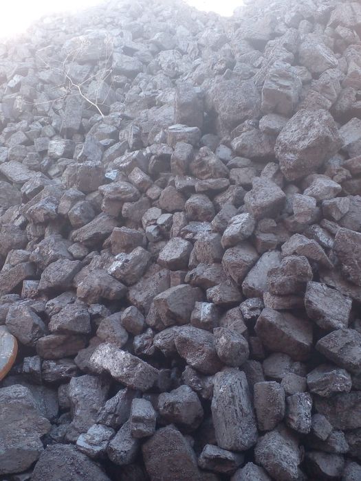 Уголь и Дрова в мешках . Доставка есть .