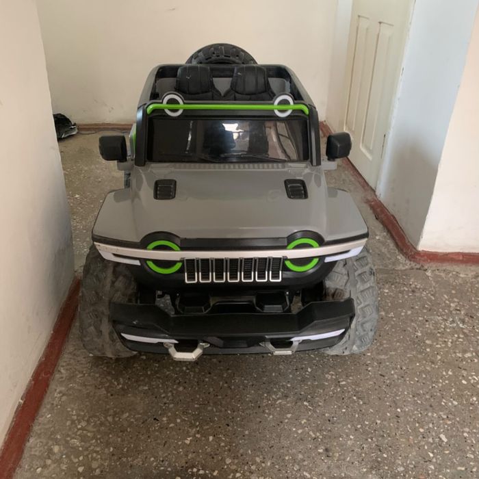 Yosh bolalar mashinasi