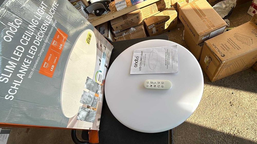 Plafoniera superb cu telecomanda