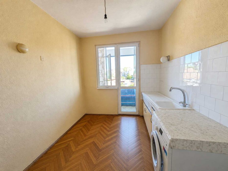 Продава се Тристаен апартамент в Казанлък - 90 кв.м за 1278 €/кв.м - Снимка #1