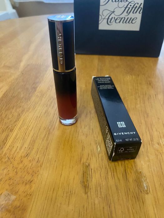 Продам помады GIVENCHY, новые, оригинал.