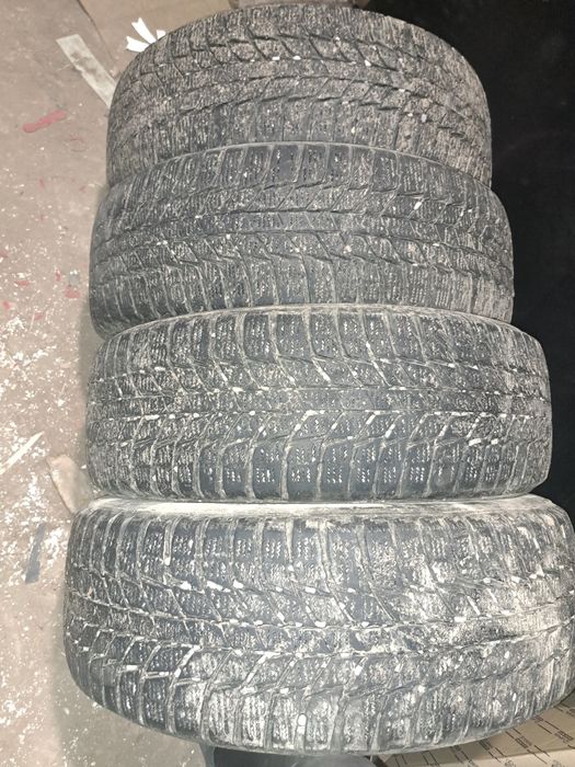 Продаётся резина Бу 2 комплекта