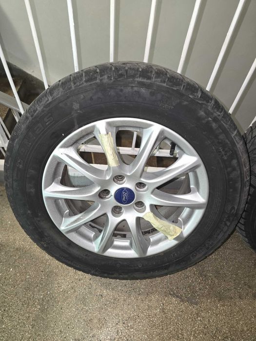 Anvelope iarna 215 60 16