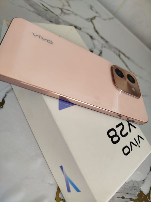 Телефон Vivo Y28