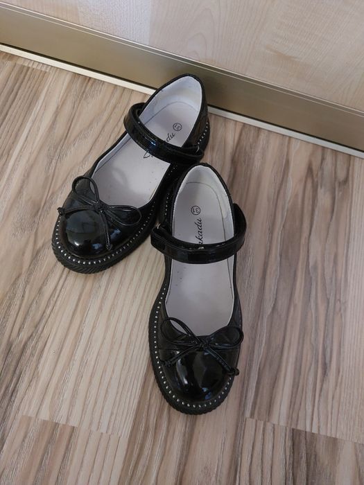 Продам туфли детские