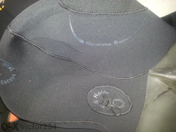 Продавам  неопрени от юбилейната серия на  BEUCHAT