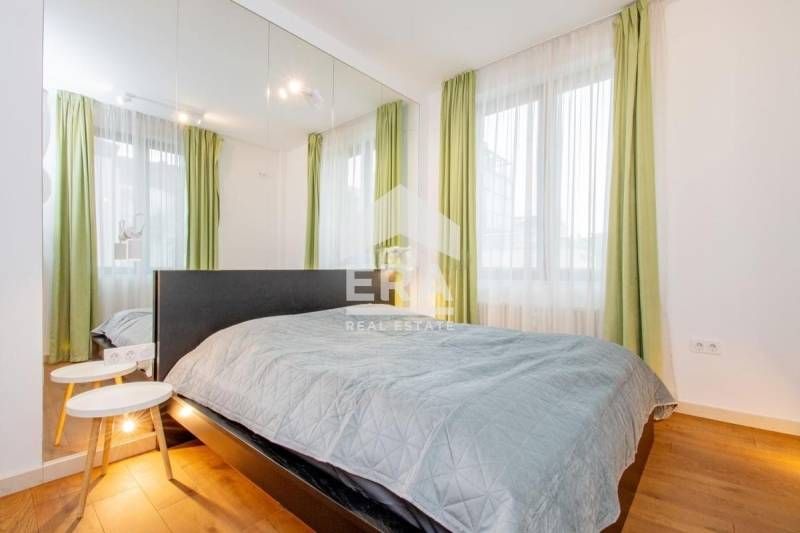 Елегантен тристаен апартамент на ул. 6-ти Септември - Жълтите павета