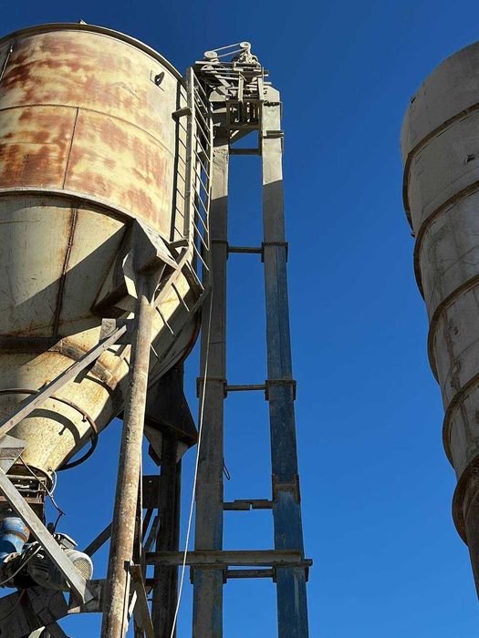 Элеватор для цемента рабочий / Elevator